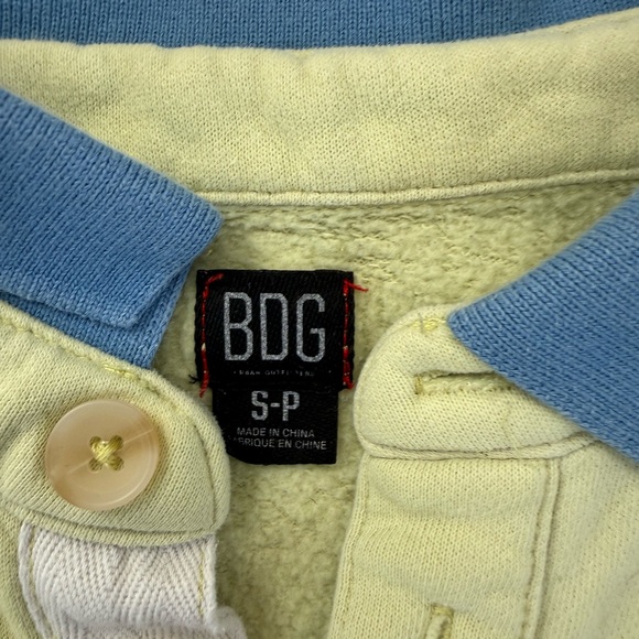 Women’s BDG oversized pullover sweater - Picture 3 of 5